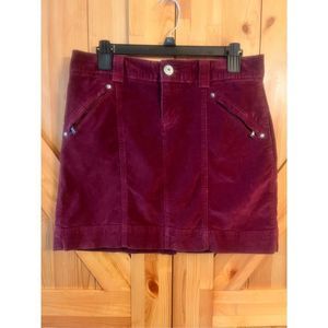Athleta Womens Size 6 Corduroy Skirt burgundy, ￼Zippered front pockets